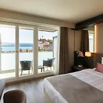 Ambassador Boutique Hotel