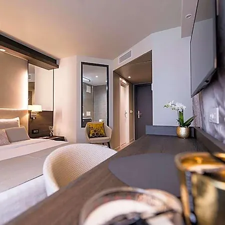 Ambassador Boutique מלון 4*