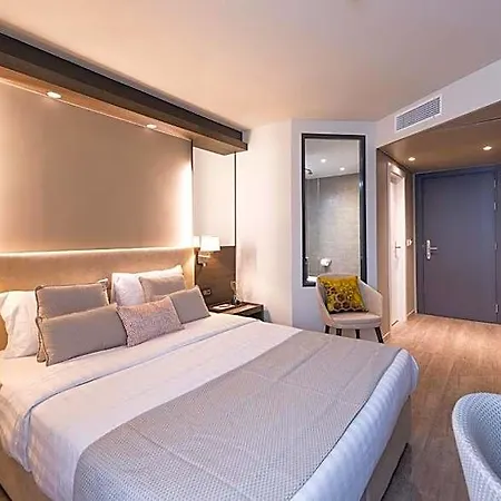 Ambassador Boutique 4* ניון