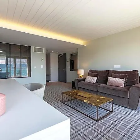 Ambassador Boutique Hotel 4*
