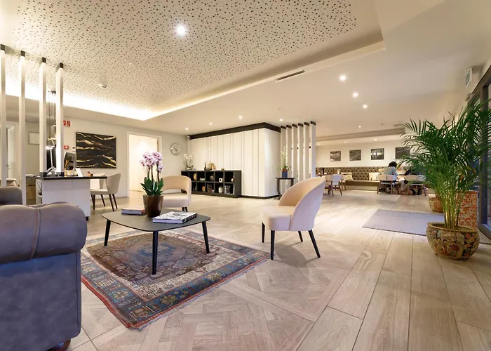 Ambassador Boutique Hotel 4*