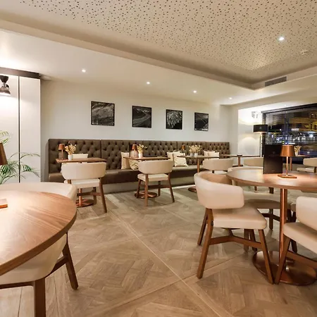 Ambassador Boutique 4*